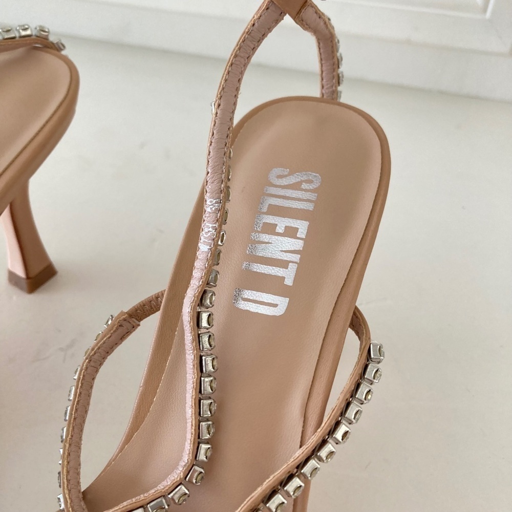 NWOT Anthropologie Silent D Embellished Gem Square Toe Nude Leather Heels Sz 38 - Picture 3 of 5